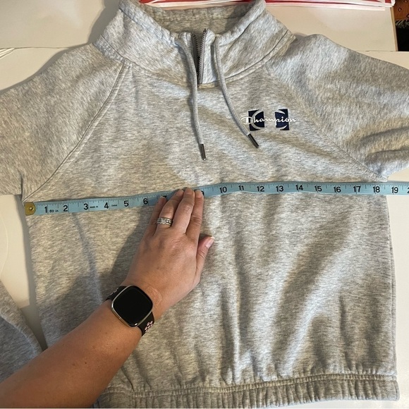 Champion Gray Long Sleeve Sweatshirt Size Small - Picture 2 of 6